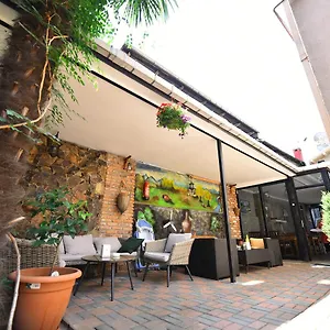3* מלון Paliashvili
